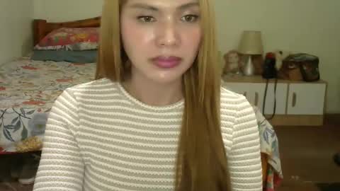 Snapshot of dayanasangre chatting on 02-15-25, 02:15 Dayana Cristal online show from 02-15-25, 02:15