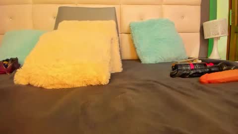 DayannaBronx online show from 09-15-25, 10:32