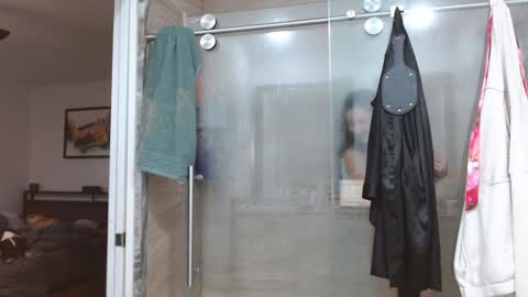 Dazey online show from 12-22-24, 02:49