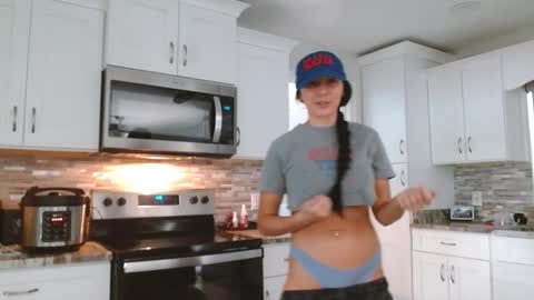 Dazey online show from 10-26-25, 03:07