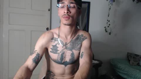 Snapshot of dazzayyy chatting on 05-15-26, 12:50 dazzayy online show from 05-15-26, 12:50