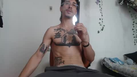 Snapshot of dazzayyy chatting on 05-24-26, 03:28 dazzayy online show from 05-24-26, 03:28
