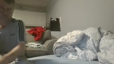 Snapshot of dazzill chatting on 11-19-25, 12:21 Dazzill online show from 11-19-25, 12:21