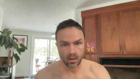 Snapshot of dd84love chatting on 02-25-26, 08:51 Daniel online show from 02-25-26, 08:51