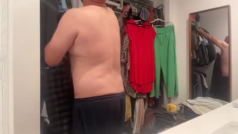 Snapshot of ddaddy32410 chatting on 07-26-26, 07:59 ddaddy32410 online show from 07-26-26, 07:59