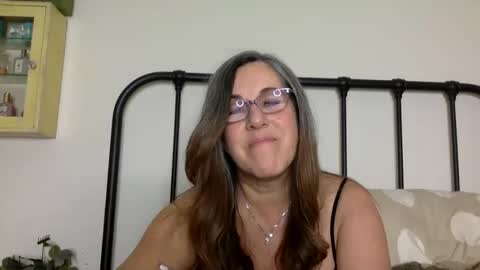 Snapshot of ddmolly chatting on 03-28-26, 03:28 DDMolly online show from 03-28-26, 03:28