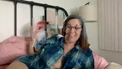 DDMolly online show from 04-18-26, 03:32