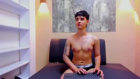 Snapshot of deacon_lean chatting on 04-15-26, 09:04 Deacon online show from 04-15-26, 09:04