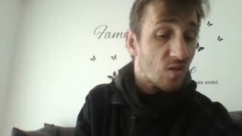 Snapshot of deaf_fc_union_berlin14 chatting on 04-13-26, 03:28 robert online show from 04-13-26, 03:28