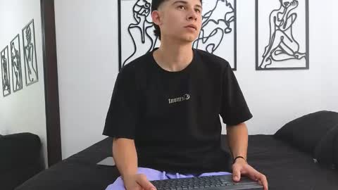 Snapshot of deam_broowm chatting on 02-23-25, 06:34 Andres online show from 02-23-25, 06:34