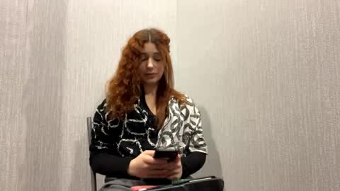 Snapshot of deandreaschomin chatting on 04-04-26, 03:27 Mia online show from 04-04-26, 03:27