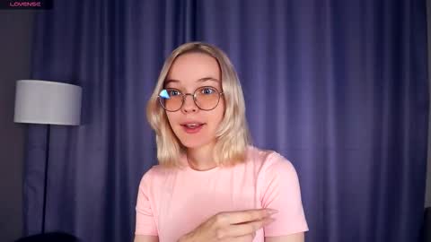 Snapshot of deannmaslen chatting on 11-03-25, 05:31 Charlie 18yo online show from 11-03-25, 05:31