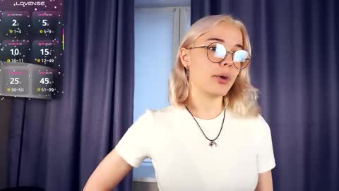 Snapshot of deannmaslen chatting on 11-10-25, 06:01 Charlie 18yo online show from 11-10-25, 06:01