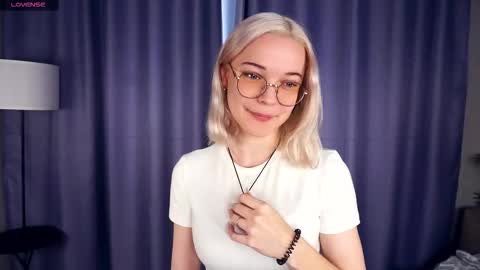 Snapshot of deannmaslen chatting on 11-14-25, 05:39 Charlie 18yo online show from 11-14-25, 05:39