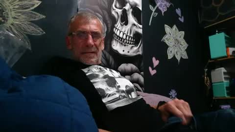 Snapshot of deanofflove2210 chatting on 07-10-26, 07:34 deanofflove2210 online show from 07-10-26, 07:34