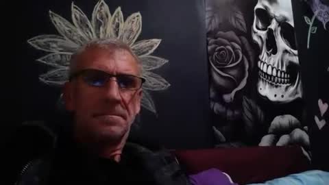 Snapshot of deanofflove2210 chatting on 07-26-26, 05:26 deanofflove2210 online show from 07-26-26, 05:26