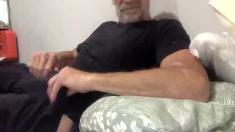 deanofflove221000 online show from 12-18-25, 01:33