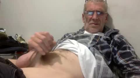 deanofflove221000 online show from 04-10-26, 09:14