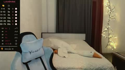 Snapshot of dear_helga chatting on 09-19-25, 04:40 dear_helga online show from 09-19-25, 04:40