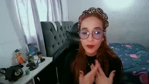 Snapshot of dear_juliet chatting on 11-04-25, 09:36 Juliet online show from 11-04-25, 09:36