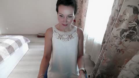 Mia online show from 01-25-25, 10:08