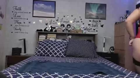 Rayna online show from 03-12-26, 09:32