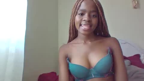Snapshot of dearygirl chatting on 02-17-25, 11:34 lilian online show from 02-17-25, 11:34