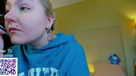 Debbie Mon Tue Fri Sun Sat GMT 3 1000am - 0400pm  online show from 01-10-26, 05:26