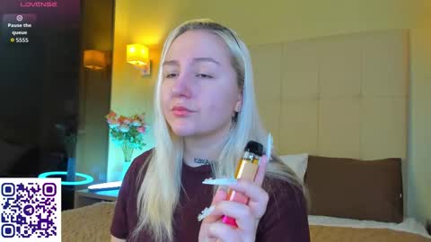 Debbie Mon Tue Fri Sun Sat GMT 3 1000am - 0400pm  online show from 03-29-26, 05:13