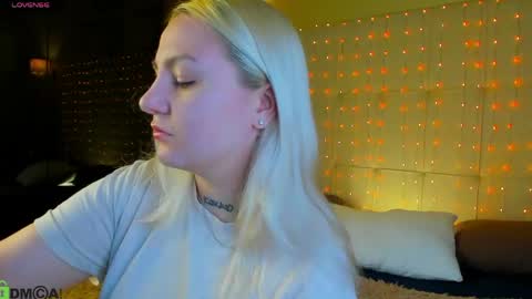 Snapshot of debbie_taylor chatting on 04-17-26, 05:27 Debbie Mon Tue Fri Sun Sat GMT 3 1000am - 0400pm online show from 04-17-26, 05:27