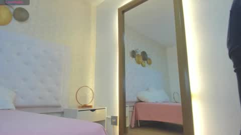 Debora online show from 11-26-25, 10:27