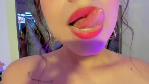 Snapshot of deborah_collins1 chatting on 02-28-25, 05:59 deborah_collins1 online show from 02-28-25, 05:59