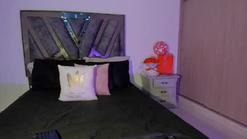 Snapshot of deborah_collins1 chatting on 10-17-25, 12:58 deborah_collins1 online show from 10-17-25, 12:58