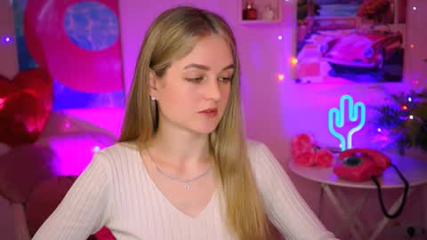 Snapshot of deboralarson chatting on 03-10-25, 06:49 Debora online show from 03-10-25, 06:49