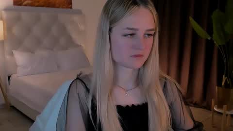 Snapshot of deboralarson chatting on 10-15-25, 03:50 Debora online show from 10-15-25, 03:50