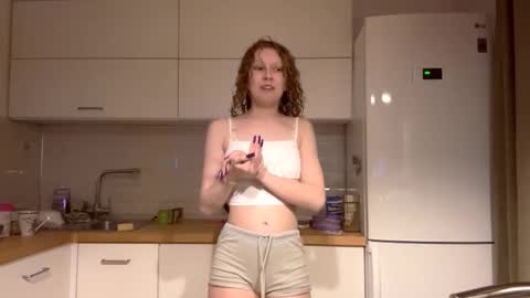 Snapshot of deboramcdonnall chatting on 12-22-25, 04:48 Hello My name is Sarah im new model here and little but shy. online show from 12-22-25, 04:48