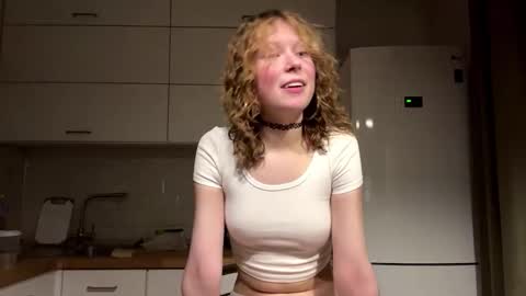 Snapshot of deboramcdonnall chatting on 01-07-26, 05:15 Hello My name is Sarah im new model here and little but shy. online show from 01-07-26, 05:15