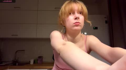 Snapshot of deboramcdonnall chatting on 02-26-26, 04:06 Hello My name is Sarah im new model here and little but shy. online show from 02-26-26, 04:06