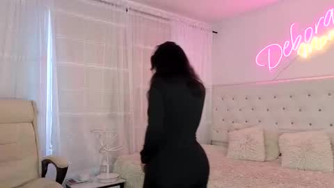 DeboraMom online show from 12-19-25, 10:17