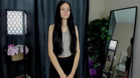 Snapshot of debrahfierman chatting on 11-08-25, 02:01 Eva online show from 11-08-25, 02:01