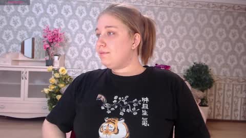 Snapshot of debramust chatting on 01-02-25, 10:33 debramust online show from 01-02-25, 10:33