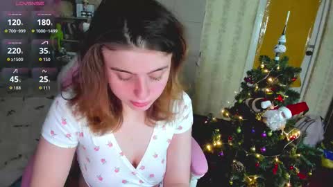 Snapshot of debratower chatting on 12-17-25, 10:27 Debra online show from 12-17-25, 10:27