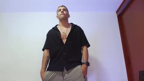 Santiago online show from 02-01-25, 01:23