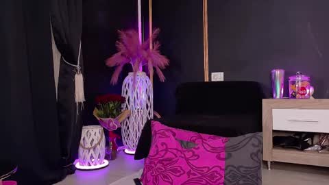 Snapshot of deeadiamond chatting on 07-23-26, 12:57 Deea online show from 07-23-26, 12:57