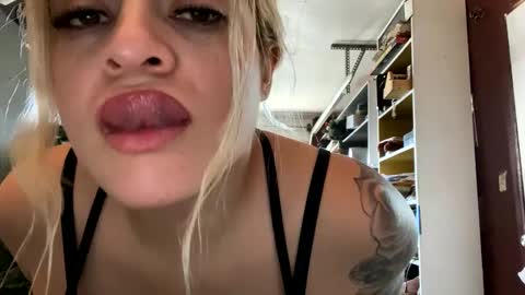 Camila Palacios online show from 02-03-25, 05:03