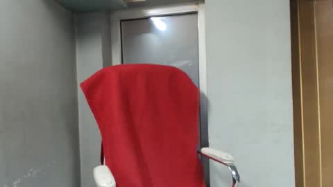 hi guys i m a cute milf i m here for good time and nice people pls be respectfool and enjoy me online show from 10-01-25, 08:42