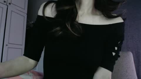 KamiDevi online show from 11-20-25, 03:45