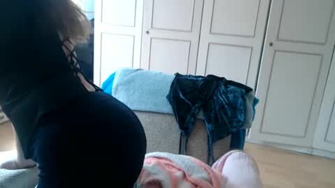Snapshot of deessedivine chatting on 06-13-26, 01:20 KamiDevi online show from 06-13-26, 01:20
