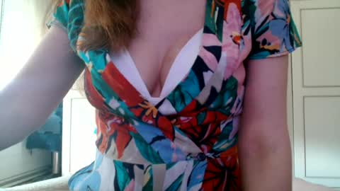 Snapshot of deessedivine chatting on 06-19-26, 11:58 KamiDevi online show from 06-19-26, 11:58