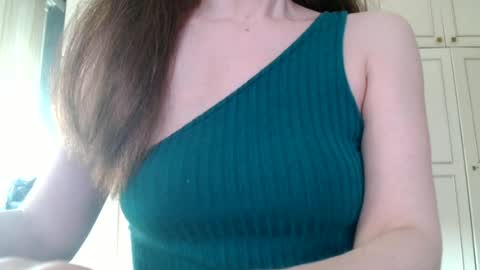 Snapshot of deessedivine chatting on 07-01-26, 01:02 KamiDevi online show from 07-01-26, 01:02